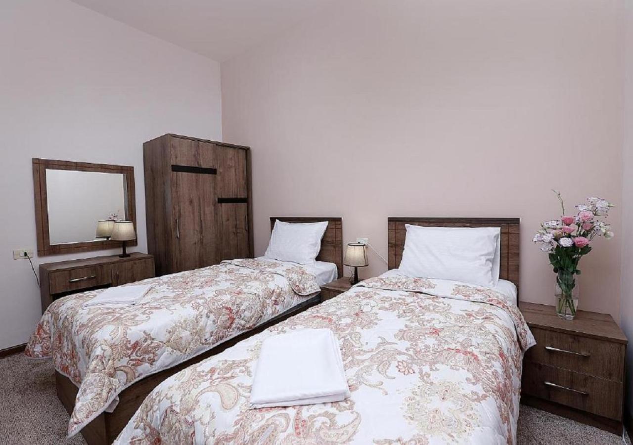 Yard Guesthouse Erivan Exterior foto